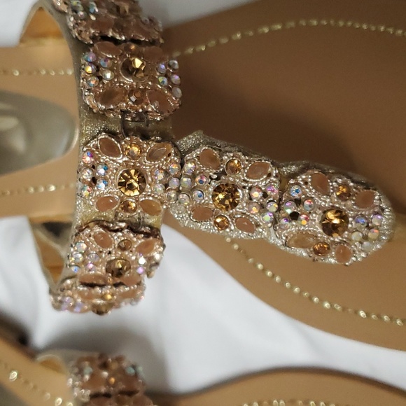 Sandals - Picture 2 of 8